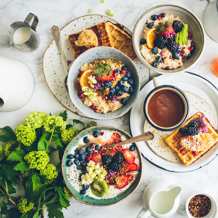 Δύο πεντανόστιμα και υγιεινά πρωινά που μπορείς να φτιάξεις σε λιγότερο από 10 λεπτά