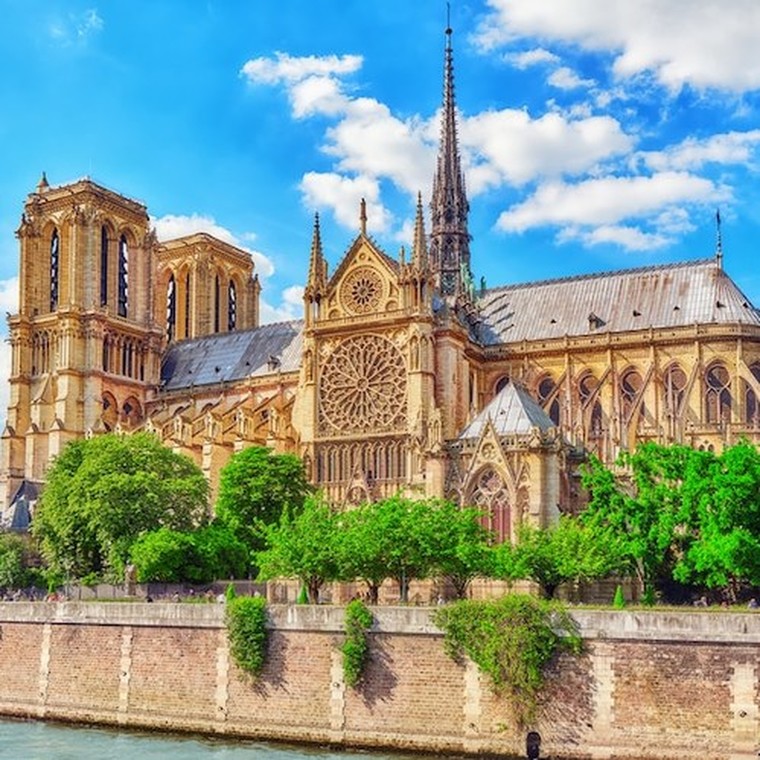7 μοντέρνα σχέδια για την ανασυγκρότηση της Notre-Dame