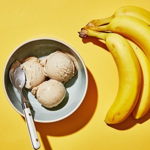 Παγωτό μπανάνα με φυστικοβούτυρο (video)