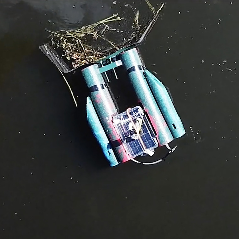 Η βάρκα-ρομπότ που καθαρίζει τα βρώμικα νερά