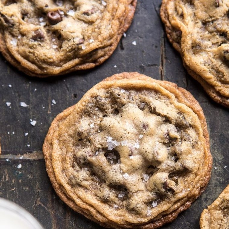 Cookies με σοκολάτα σε extra large μέγεθος