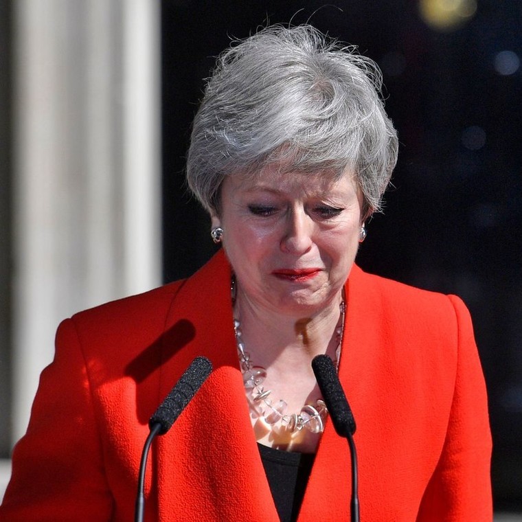 Με δάκρυα στα μάτια παραιτήθηκε η πρωθυπουργός της Μ.Βρετανίας, Τερέζα Μέι.