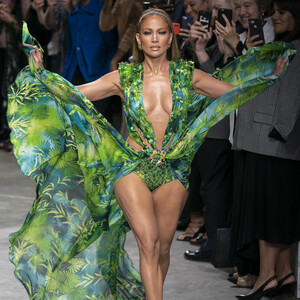 Η ντουλάπα της Jennifer Lopez μας θυμίζει πόσο πολύ αγαπάμε το casual ντύσιμο (όπως εκείνη!)