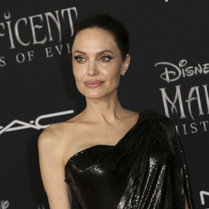 Πιο ρομαντική από ποτέ! Η Angelina Jolie έκανε μαγική εμφάνιση στη Ρώμη και κατέπληξε τους πάντες