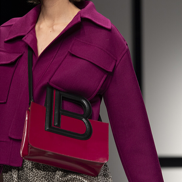 Shoulder bags: είναι πάλι της μόδας και μας ενθουσιάζουν 