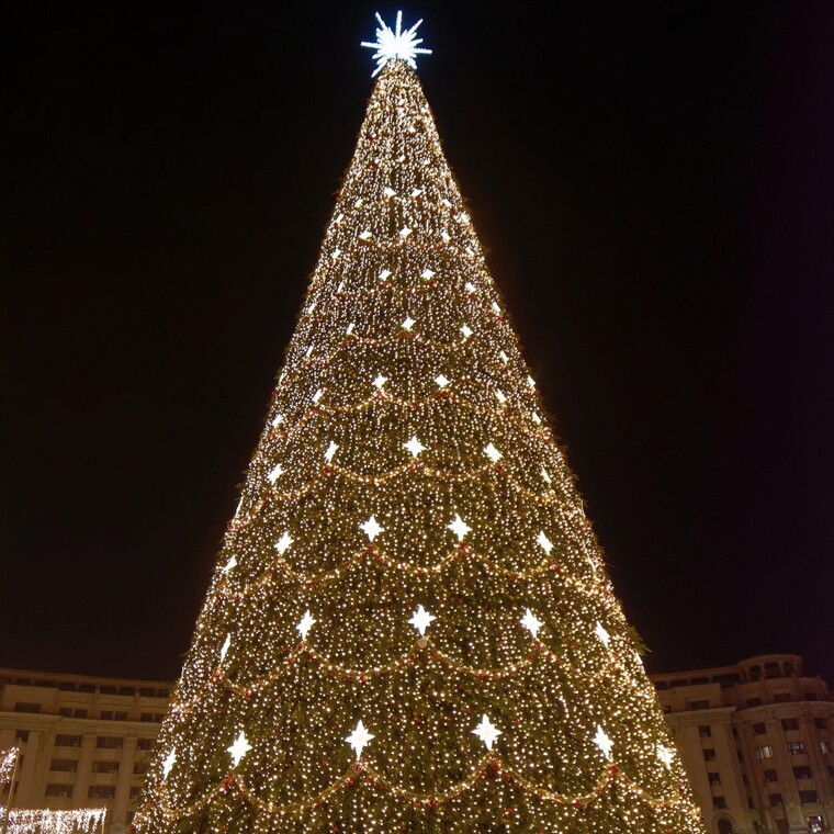 Βρήκαμε το μεγαλύτερο χριστουγεννιάτικο δέντρο του κόσμου που μπήκε στο ρεκόρ Γκίνες για το 2019