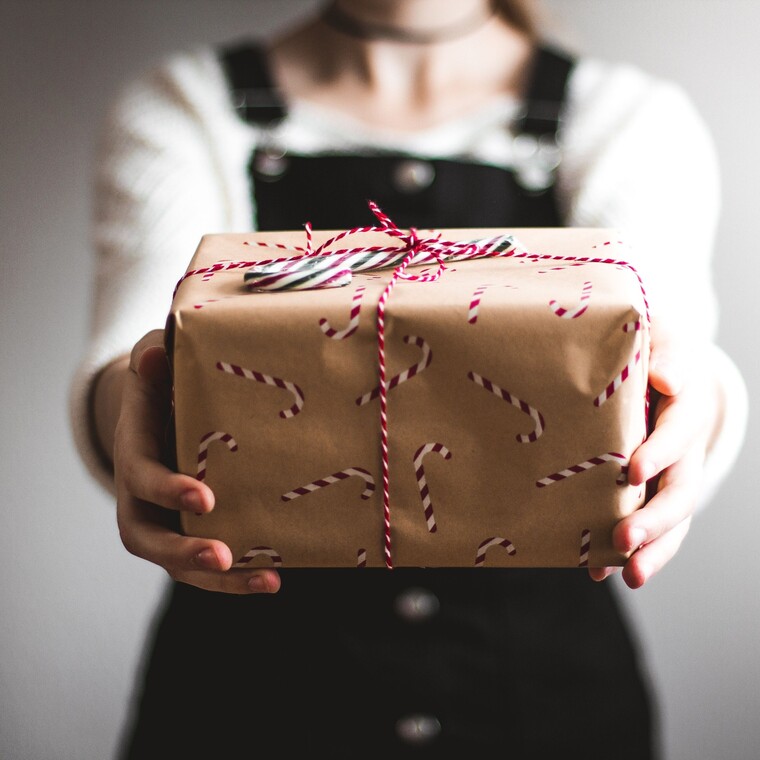 Πρωτότυπες ιδέες για να τυλίξεις τα δώρα των αγαπημένων σου για την Πρωτοχρονιά