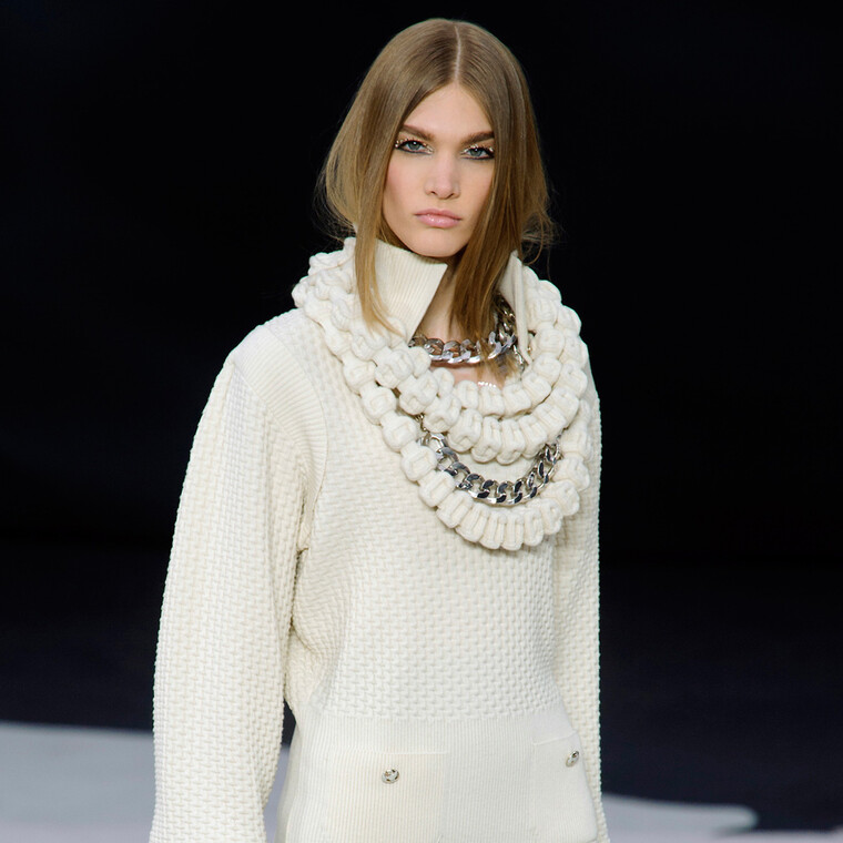 Costume Jewellery: Η Chanel κάνει τα ογκώδη κοσμήματα τον πρωταγωνιστή της σεζόν