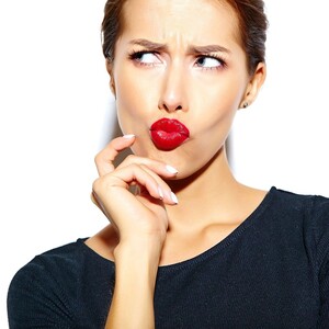 Red lips: εσύ θα αντισταθείς σε αυτά τα 10 κόκκινα κραγιόν της σεζόν;