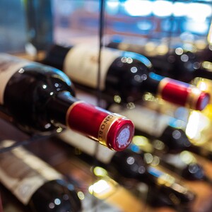Όλα όσα πρέπει να γνωρίζεις για ν' αποθηκεύεις σωστά τα κρασιά σου