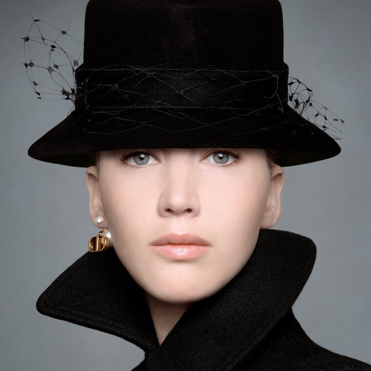 Η Τζένιφερ Λόρενς πρωταγωνιστεί στη νέα φθινοπωρινή Vintage συλλογή του Dior