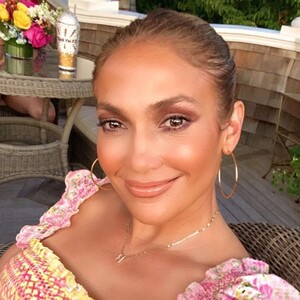 JLo Beauty: το νέο εγχείρημα της Jennifer Lopez στον χώρο της ομορφιάς