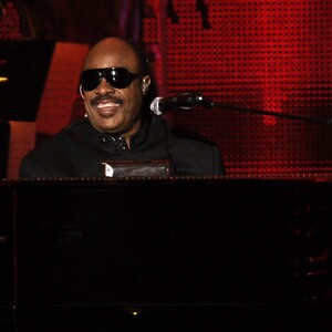 O Stevie Wonder επιστρέφει μετά από 15 χρόνια απουσίας από τη μουσική