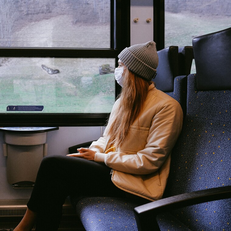 Δωρεάν ταξίδια με τρένο σε γυναίκες και παιδιά θύματα ενδοοικογενειακής βίας