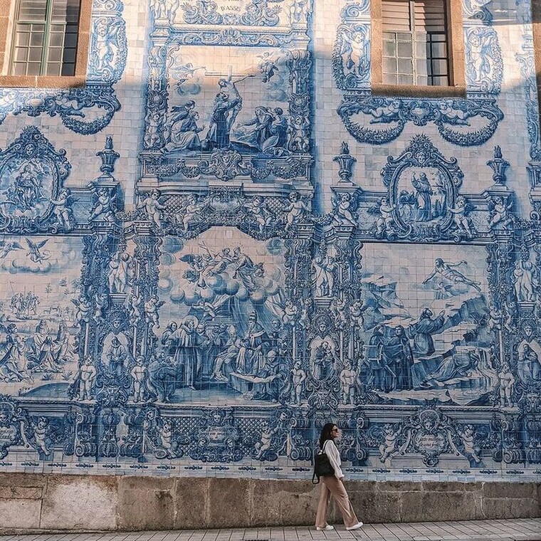 Azulejos:Η πορτογαλική τέχνη στα πλακάκια που μας ταξιδεύει σε άλλη εποχή