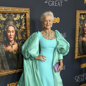 Helen Mirren: «Μ΄ ενοχλεί ο όρος "αντιγήρανση"»