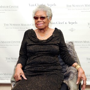Η αγαπημένη κούκλα χιλιάδων κοριτσιών τιμά ως πρότυπο τη Maya Angelou