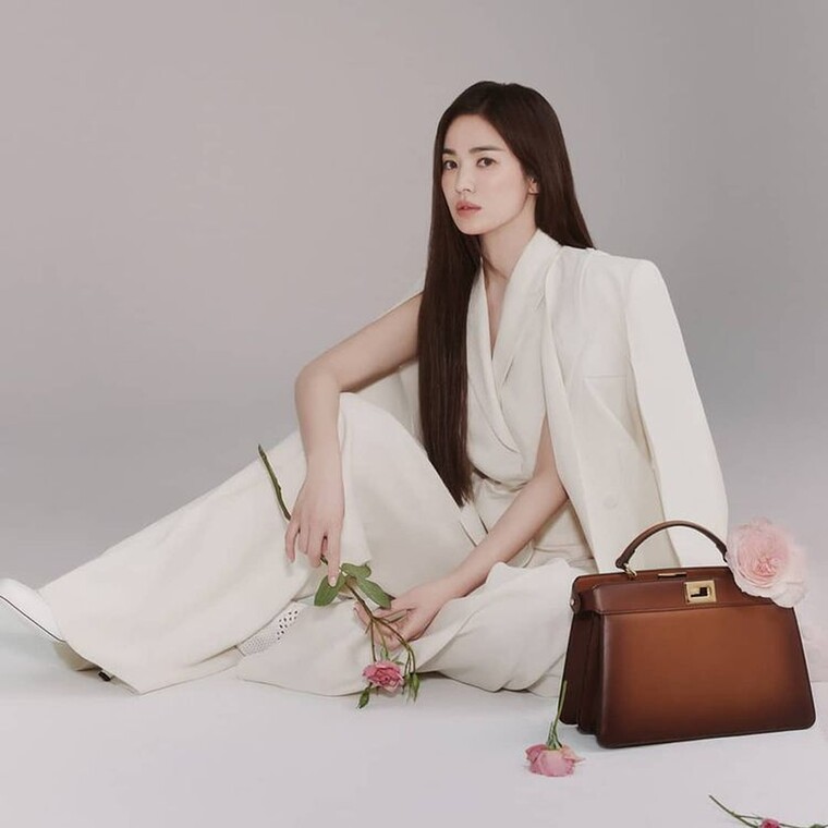 Song Hye-Kyo: Η πρώτη πρέσβειρα του Fendi από τη Ν. Κορέα